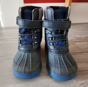 Stride Rite Black and Blue Kids Snow Boots